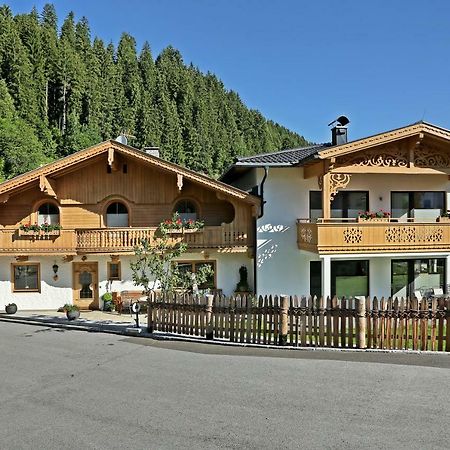 Landhaus & Apartment Taxach Ried im Zillertal Bagian luar foto