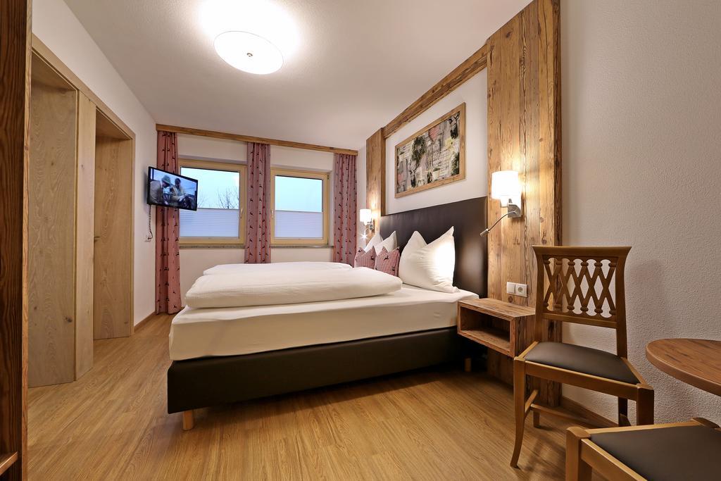 Landhaus & Apartment Taxach Ried im Zillertal Bagian luar foto