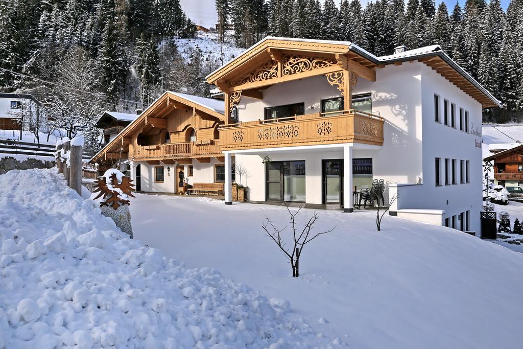 Landhaus & Apartment Taxach Ried im Zillertal Bagian luar foto