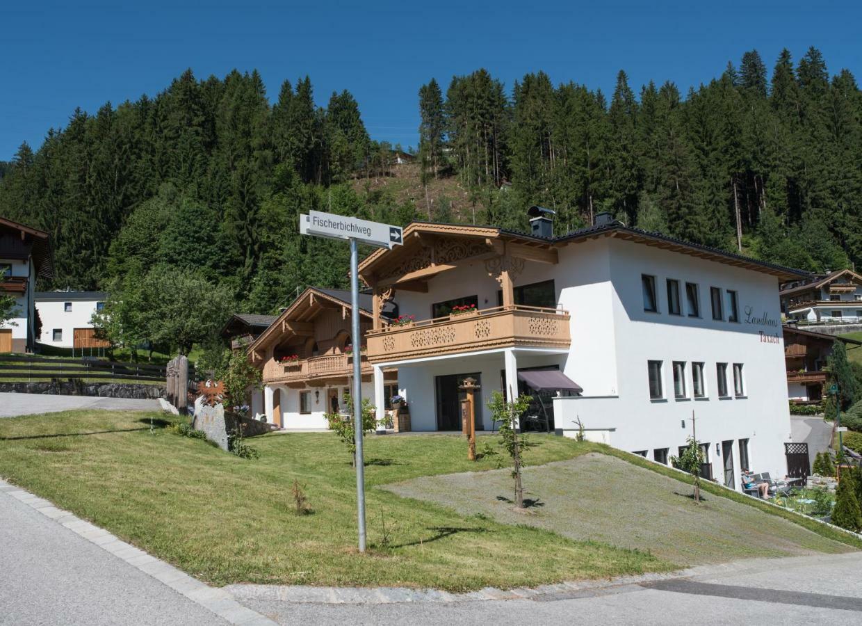 Landhaus & Apartment Taxach Ried im Zillertal Bagian luar foto