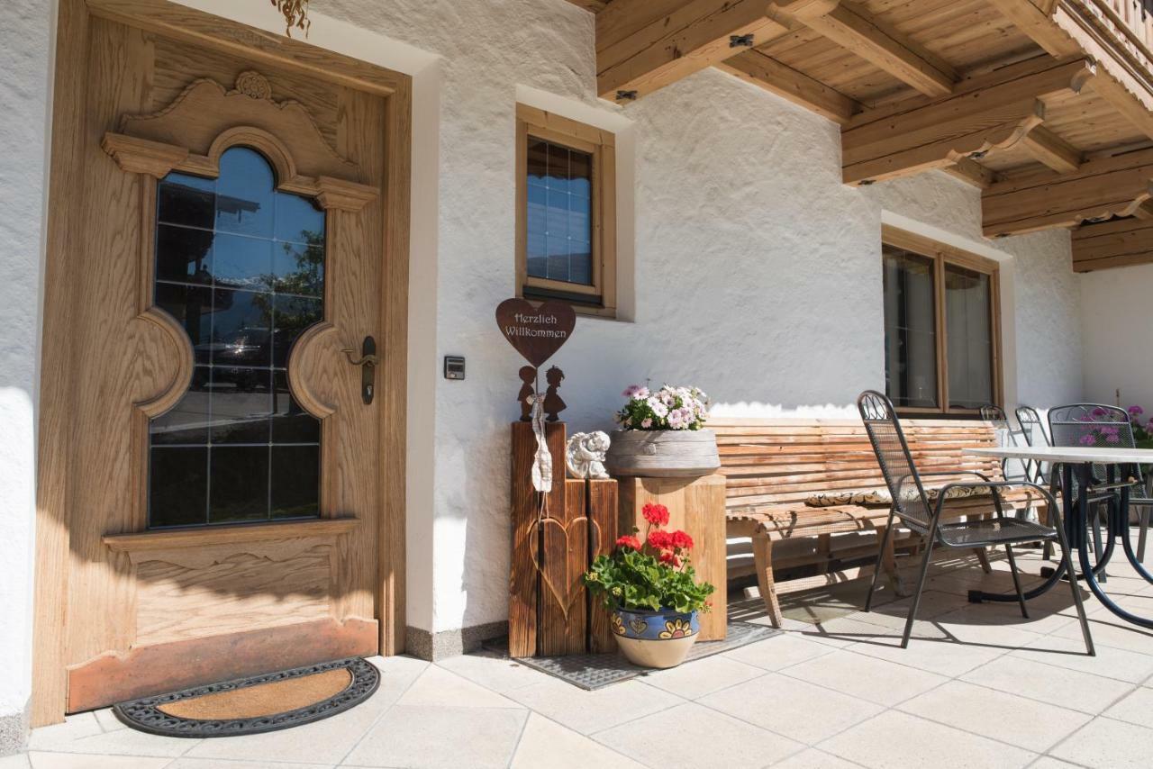 Landhaus & Apartment Taxach Ried im Zillertal Bagian luar foto