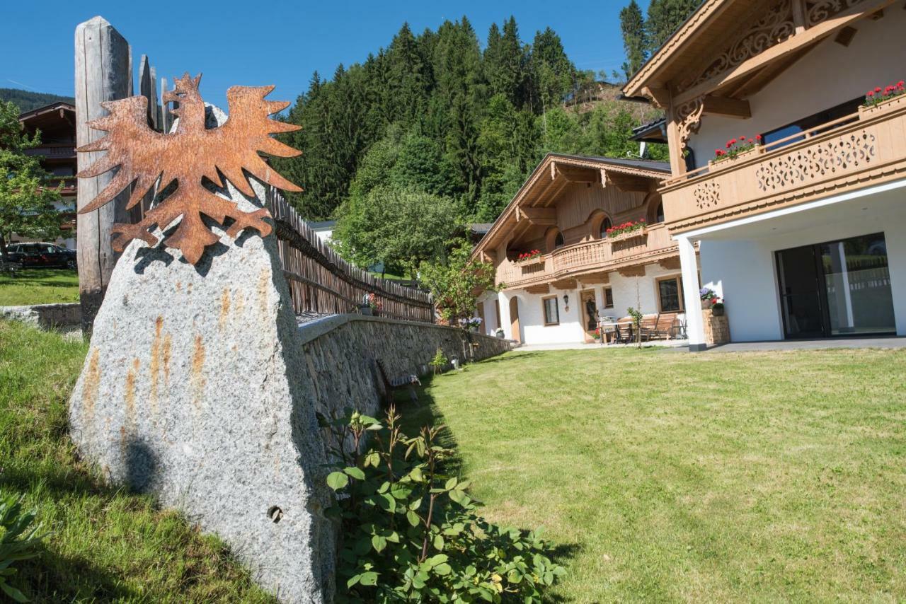 Landhaus & Apartment Taxach Ried im Zillertal Bagian luar foto