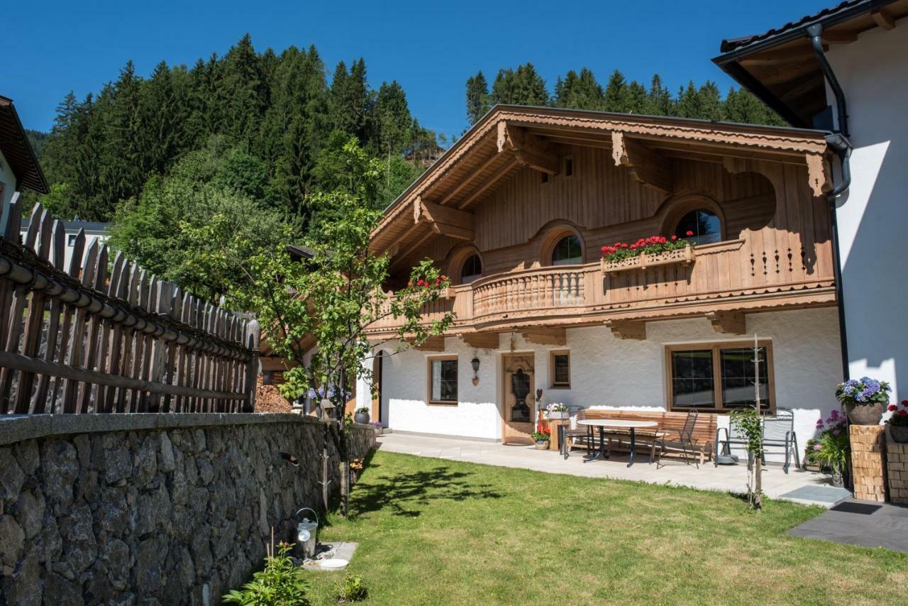 Landhaus & Apartment Taxach Ried im Zillertal Bagian luar foto