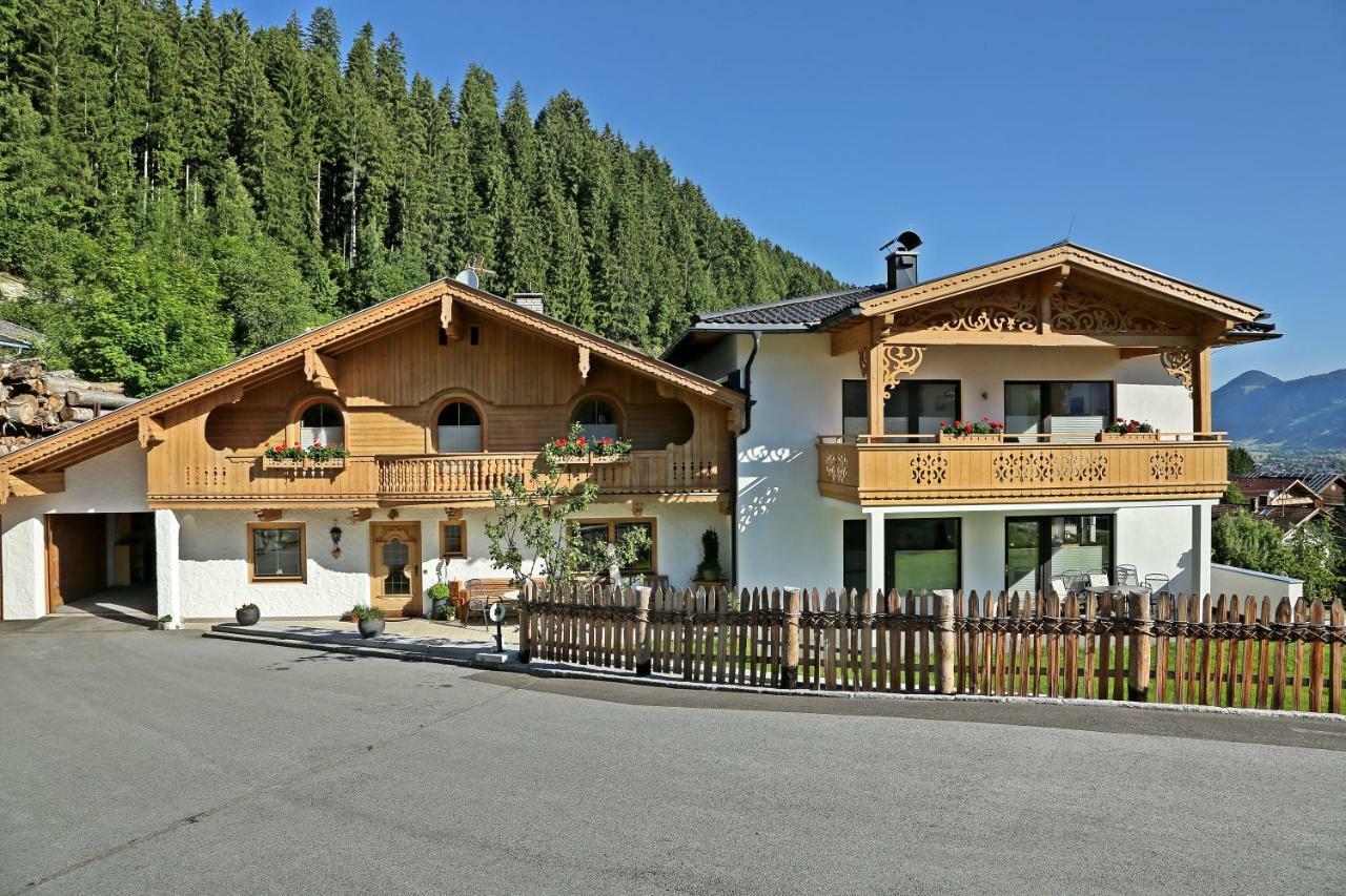 Landhaus & Apartment Taxach Ried im Zillertal Bagian luar foto